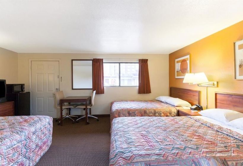 호텔 Country Inn And Suites By Radisson Flagstaff Downt