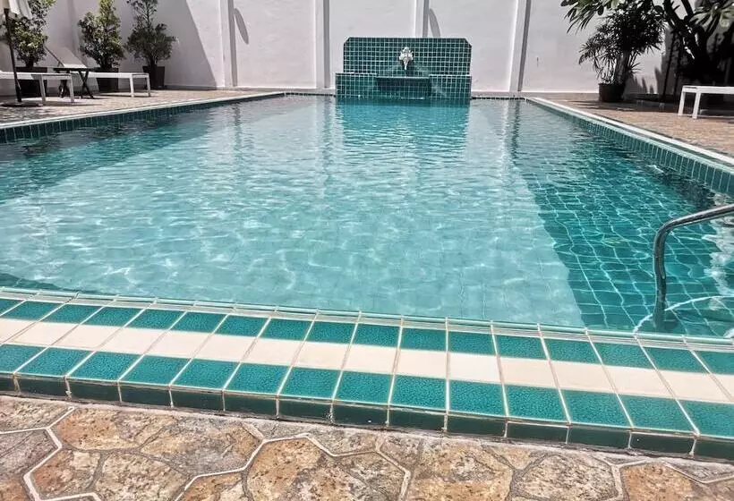 Hotelli Le Charme Vientiane