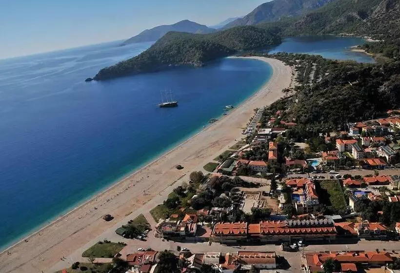 Отель Magic Tulip Beach