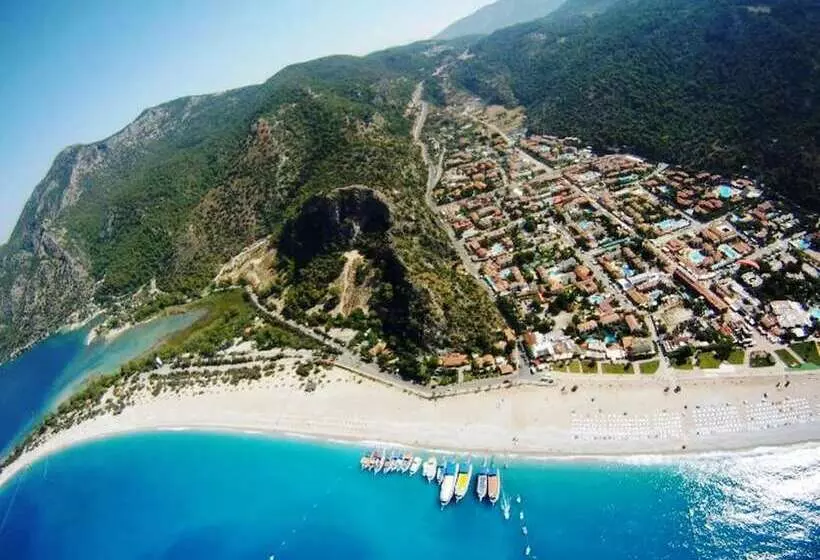 Отель Magic Tulip Beach