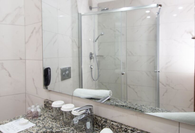 فندق Sempati Halici