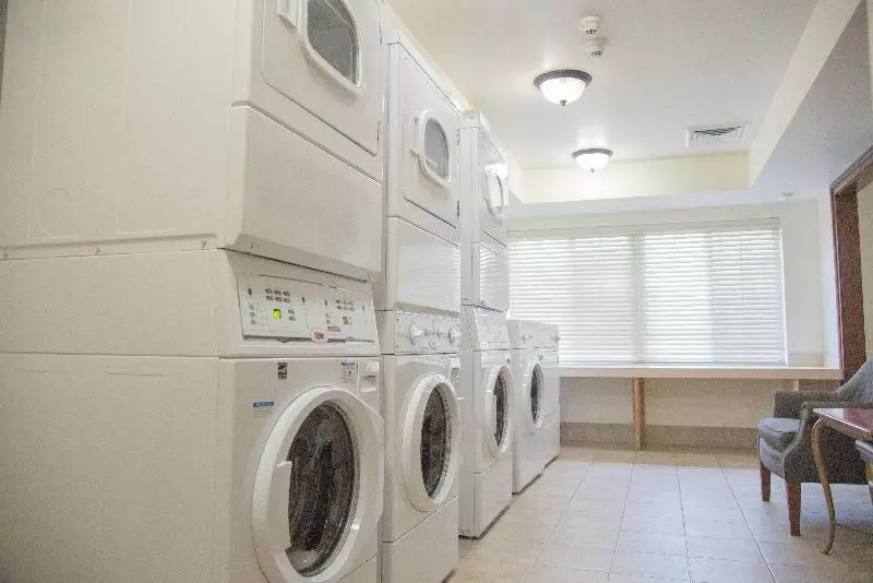 Отель Staybridge Suites Fort Wayne, An Ihg