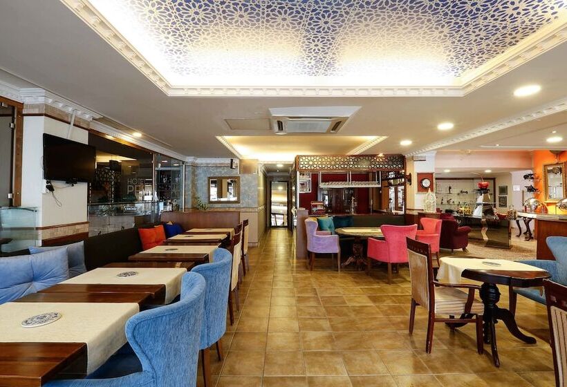 Отель Urla Pera