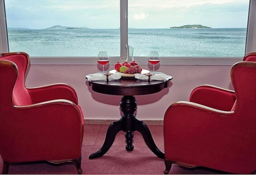 Отель Urla Pera