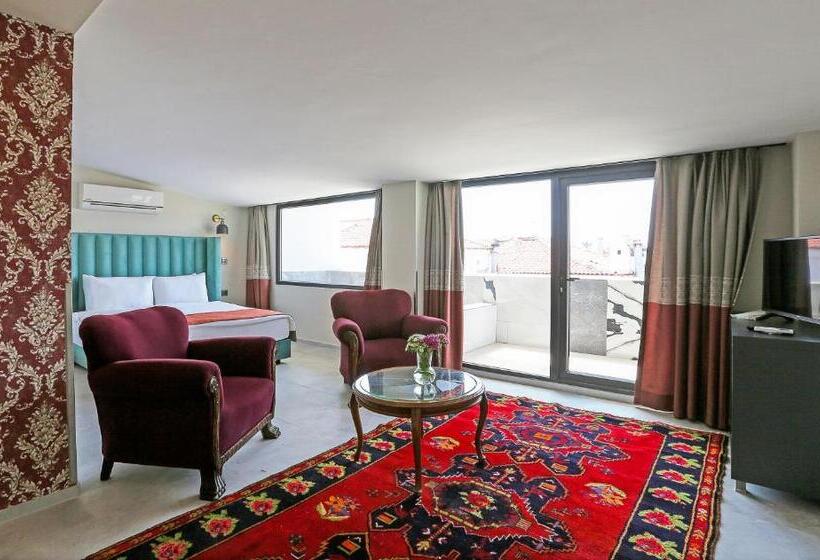 Отель Urla Pera