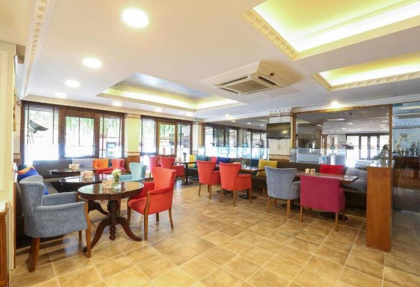 Отель Urla Pera