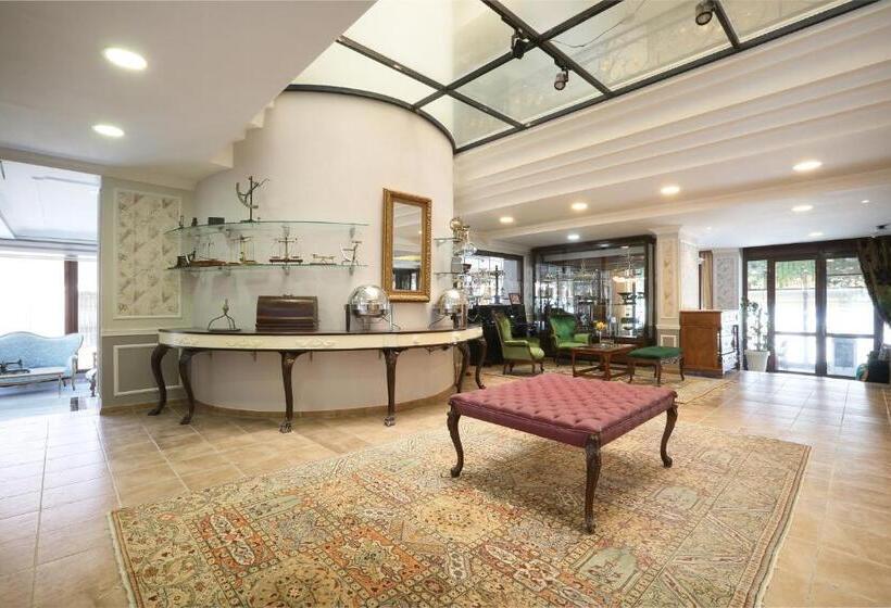 Отель Urla Pera