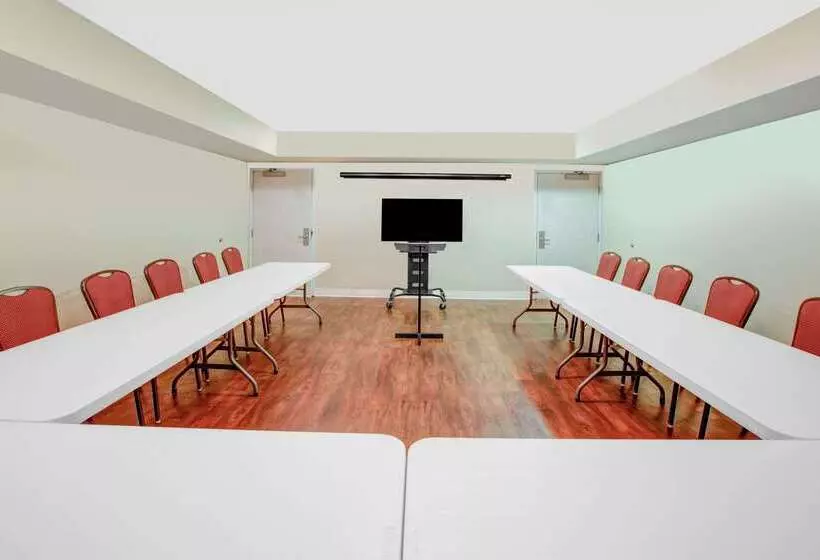 Microtel Inn & Suites By Wyndham Hattiesburg