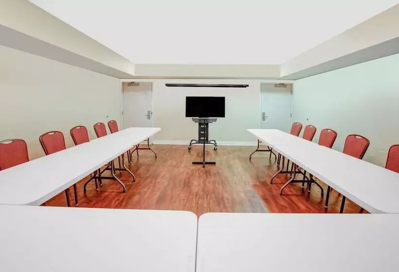 Microtel Inn & Suites By Wyndham Hattiesburg