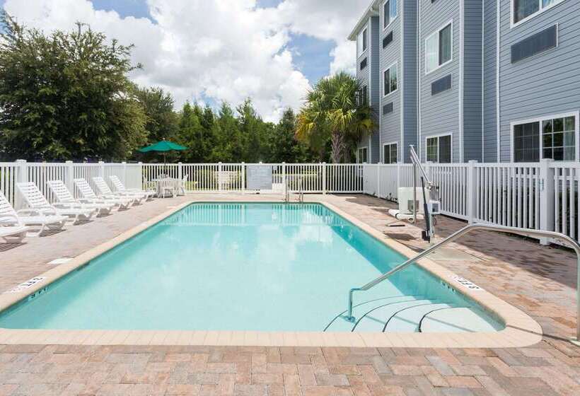 Microtel Inn & Suites By Wyndham Spring Hill/weeki Wachee