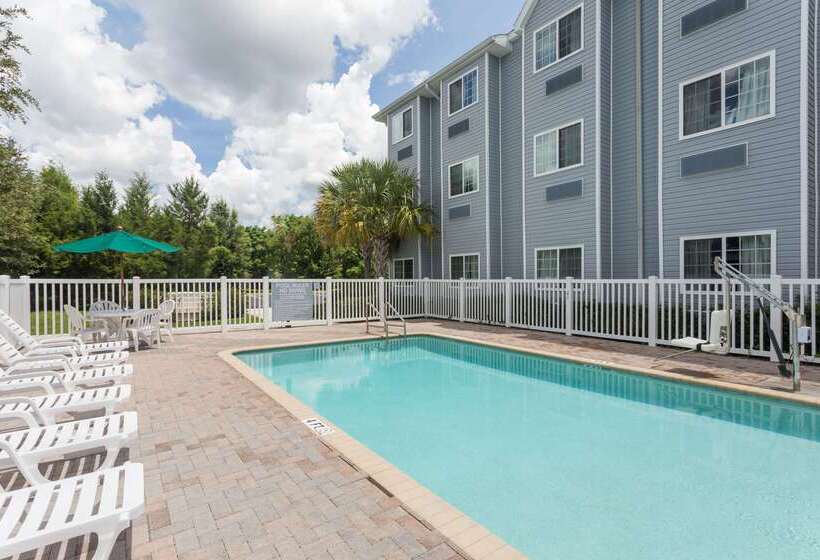 Microtel Inn & Suites By Wyndham Spring Hill/weeki Wachee