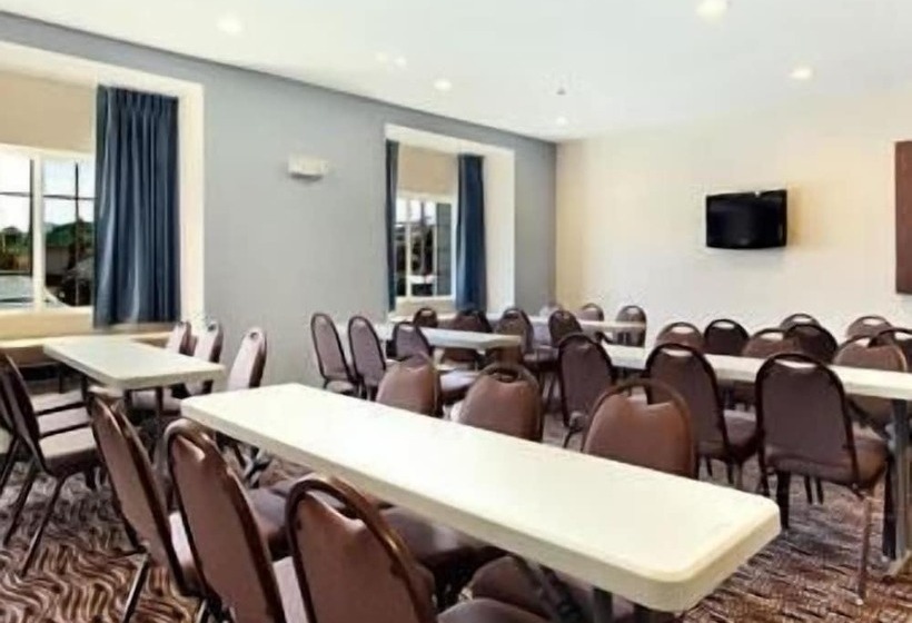 Microtel Inn & Suites By Wyndham Spring Hill/weeki Wachee