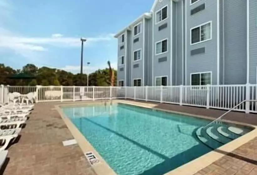 Microtel Inn & Suites By Wyndham Spring Hill/weeki Wachee