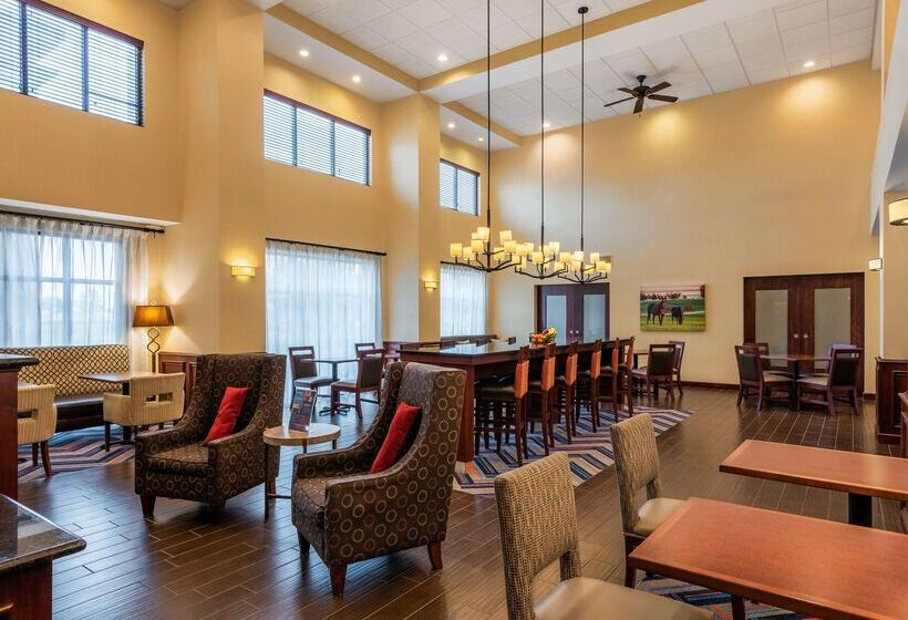 Отель Hampton Inn & Suites Hopkinsville