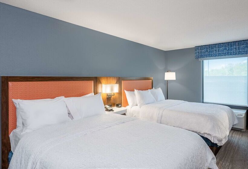 Отель Hampton Inn & Suites Hopkinsville
