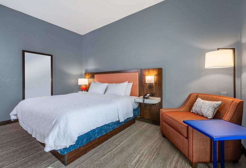 Отель Hampton Inn & Suites Hopkinsville