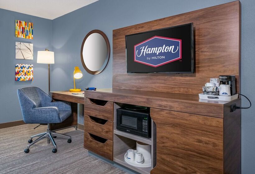 Отель Hampton Inn & Suites Hopkinsville
