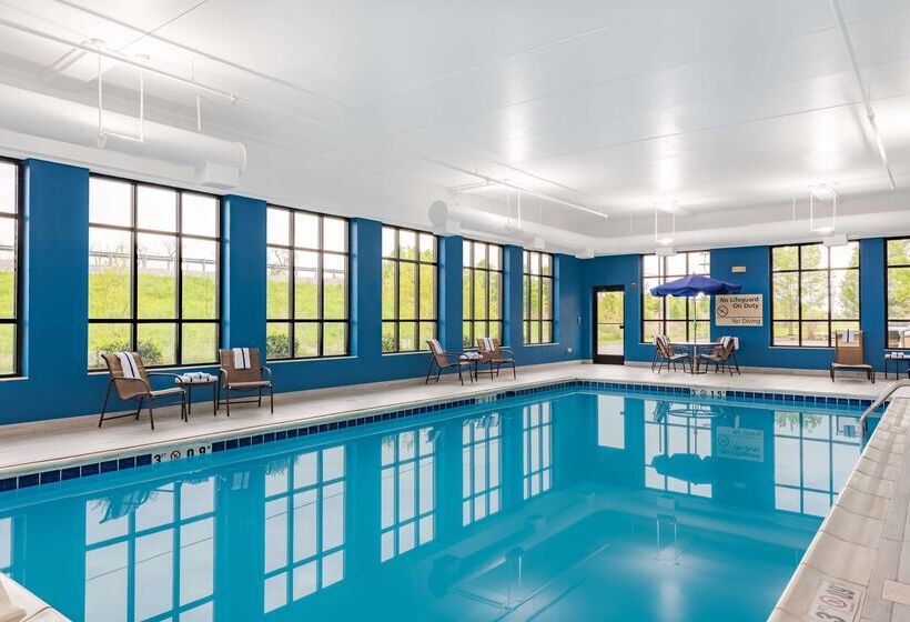 Отель Hampton Inn & Suites Hopkinsville