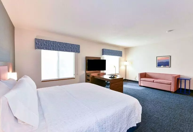 هتل Hampton Inn & Suites Pittsburg, Ca