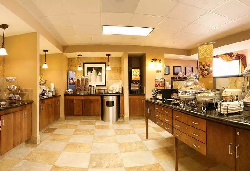 هتل Hampton Inn & Suites Pittsburg, Ca