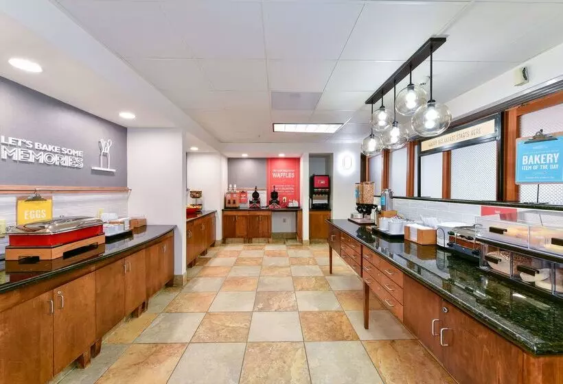 هتل Hampton Inn & Suites Pittsburg, Ca