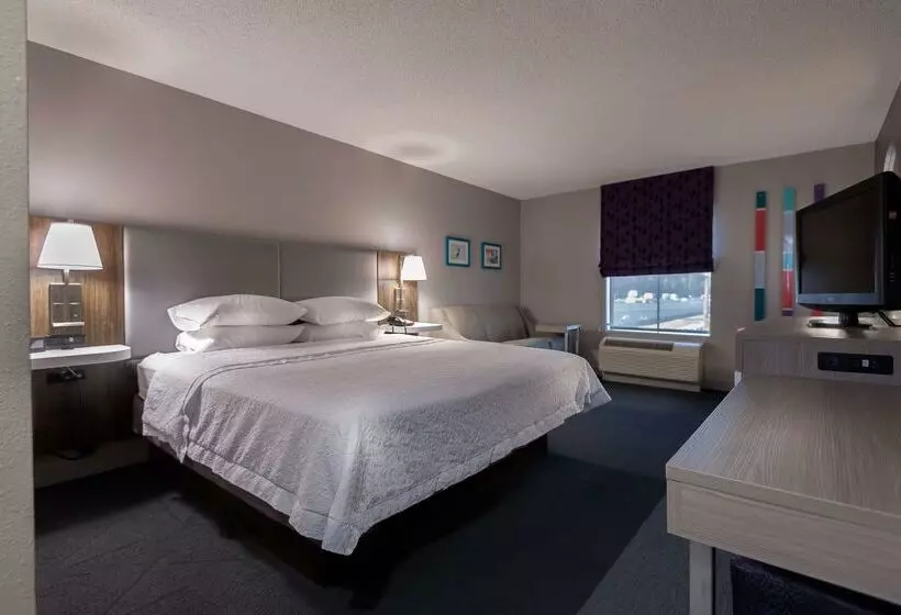 Отель Hampton Inn East Windsor