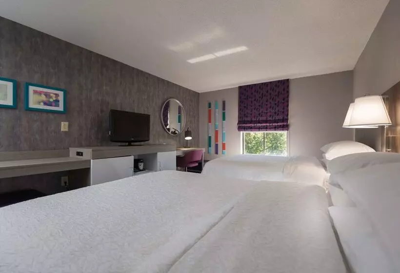 Отель Hampton Inn East Windsor