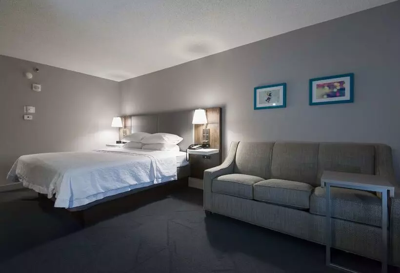 Отель Hampton Inn East Windsor