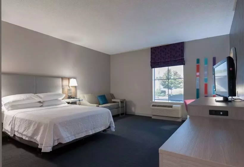 Отель Hampton Inn East Windsor