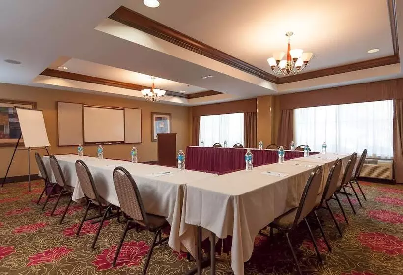 Отель Hampton Inn East Windsor