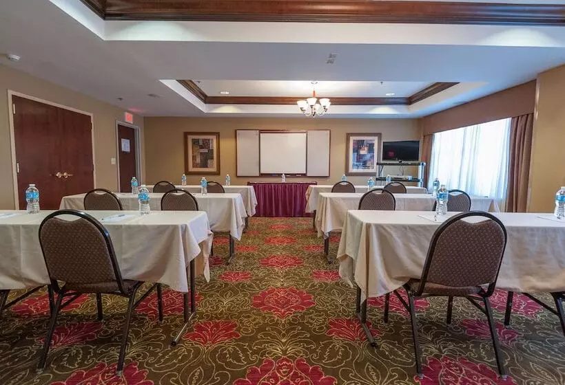 Отель Hampton Inn East Windsor