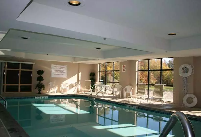 Отель Hampton Inn East Windsor