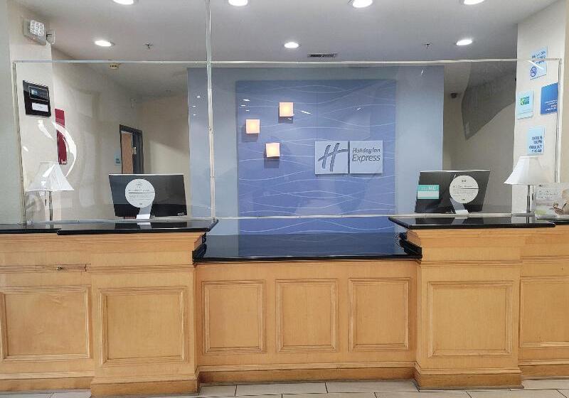 酒店 Holiday Inn Express & Suites Wilson Downtown, An Ihg