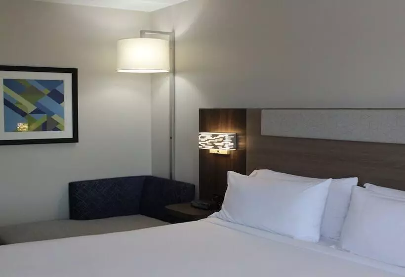 호텔 Holiday Inn Express & Suites Wilson Downtown, An Ihg