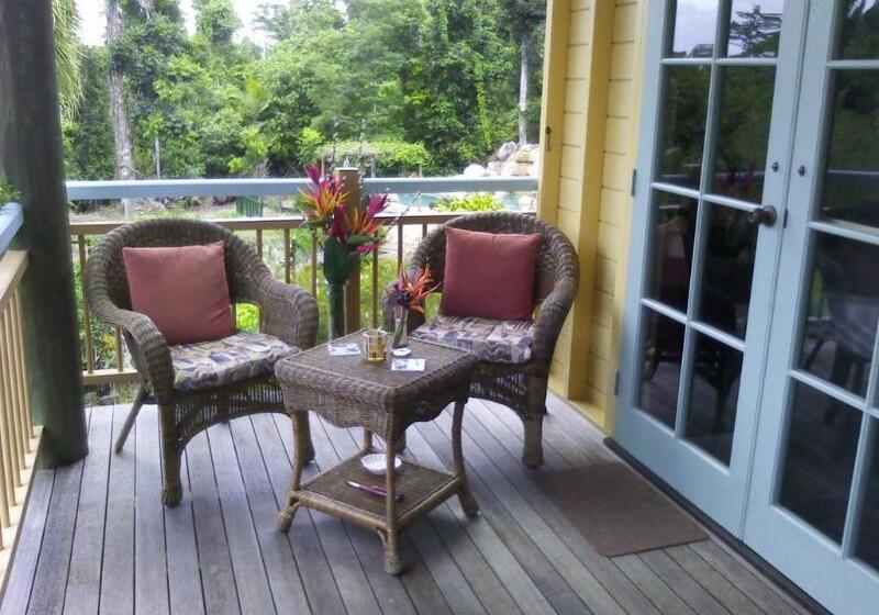 ホテル Licuala Lodge