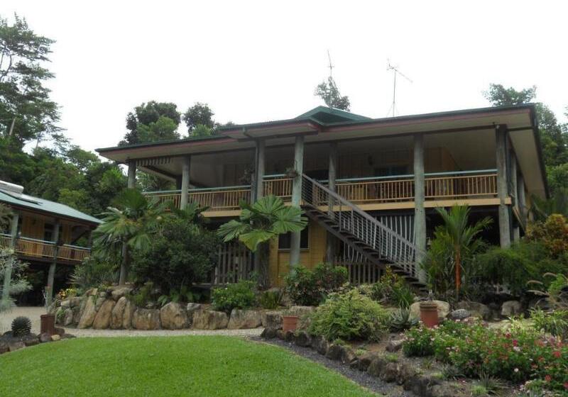 ホテル Licuala Lodge