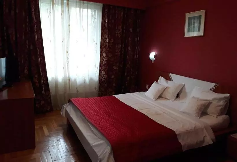 هتل Pensiunea Sydney