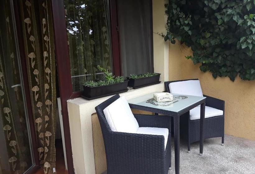 فندق Pensiunea Sydney