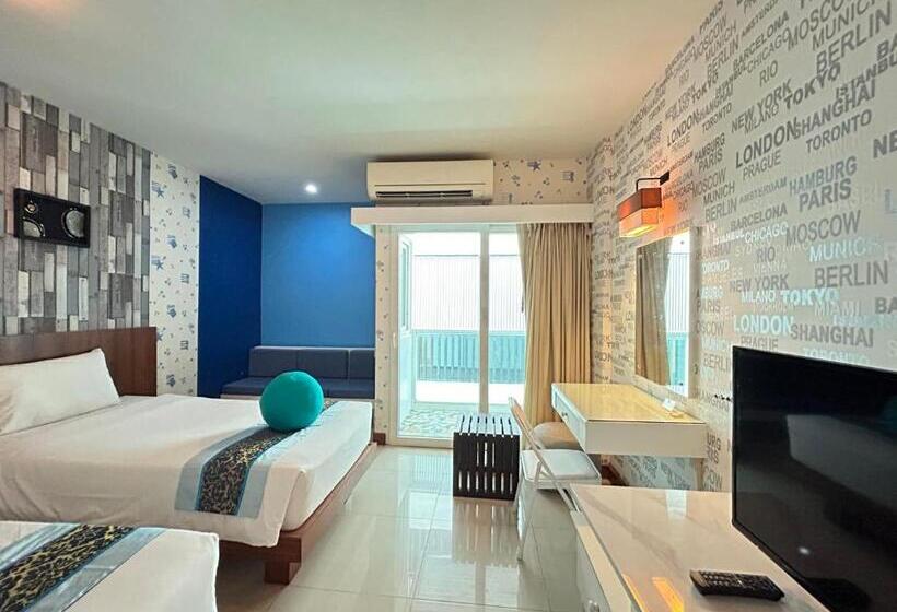 هتل Benyada Lodge Surin Beach