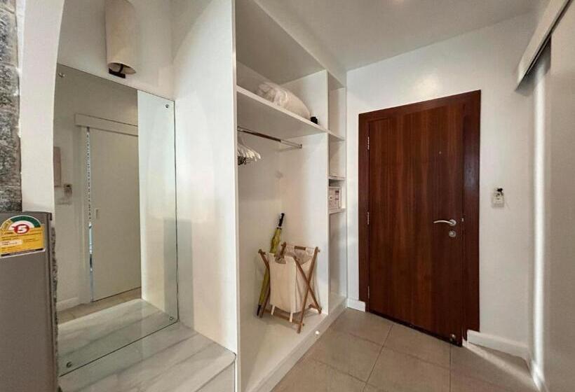 هتل Benyada Lodge Surin Beach