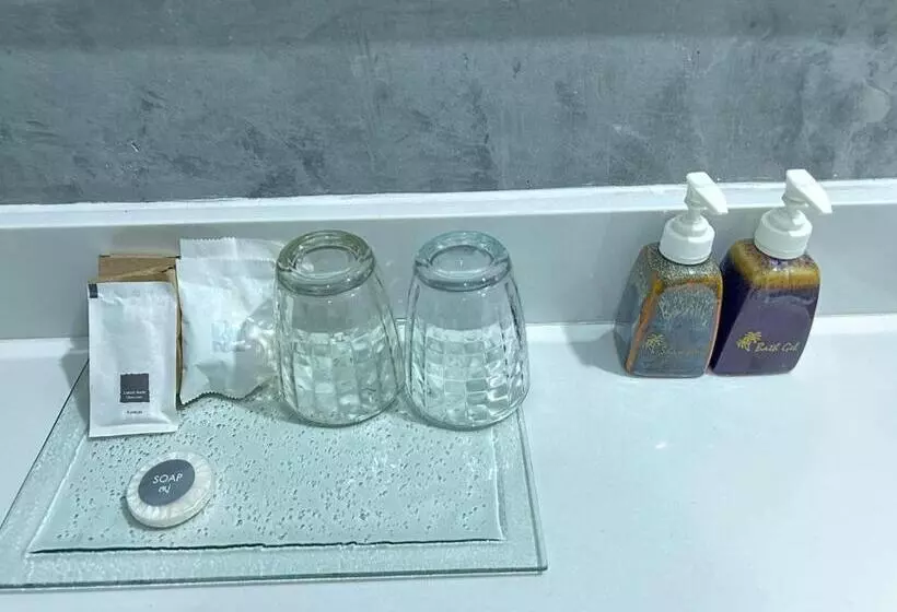 ホテル Benyada Lodge   Surin Beach