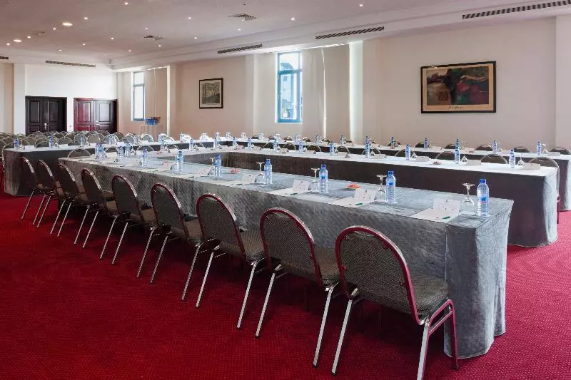 Отель Holiday Inn Accra Airport By Ihg