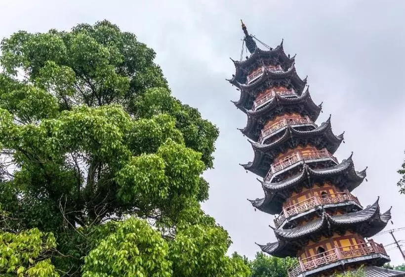 هتل Jinjiang Inn Guangzhou Liwan Caihongqiao Metro Station