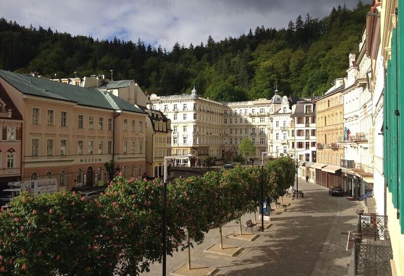 فندق Maltezský Kříž