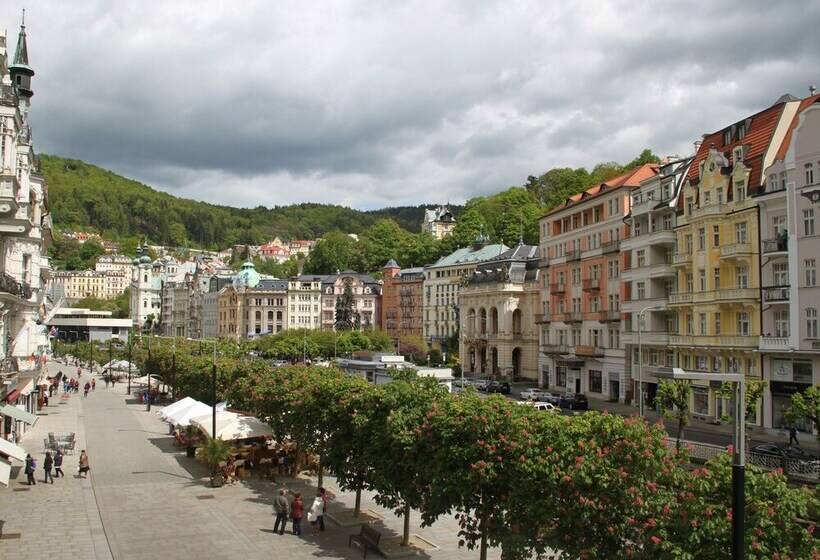 فندق Maltezský Kříž