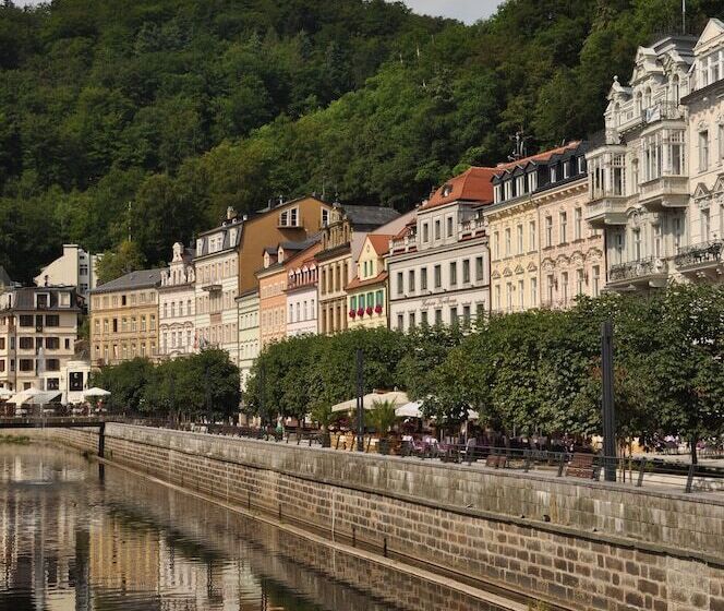 فندق Maltezský Kříž