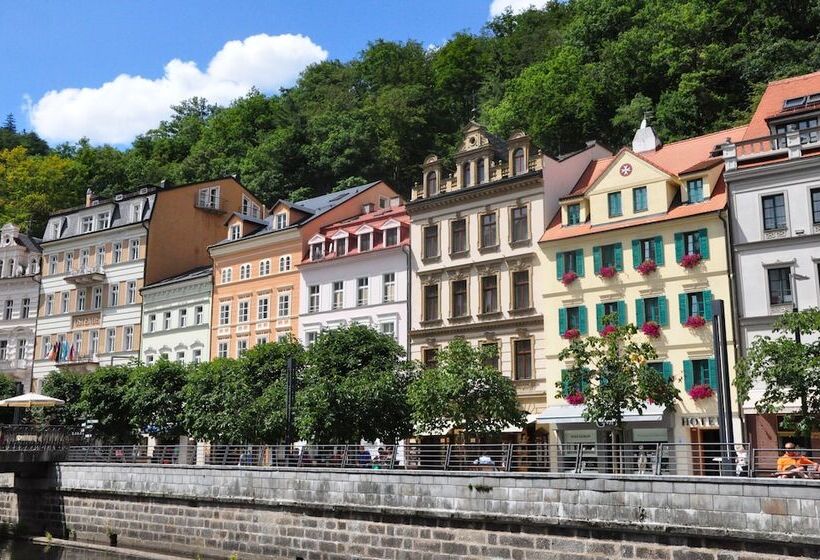 فندق Maltezský Kříž