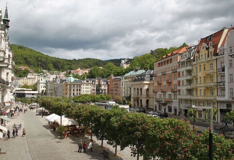 فندق Maltezský Kříž