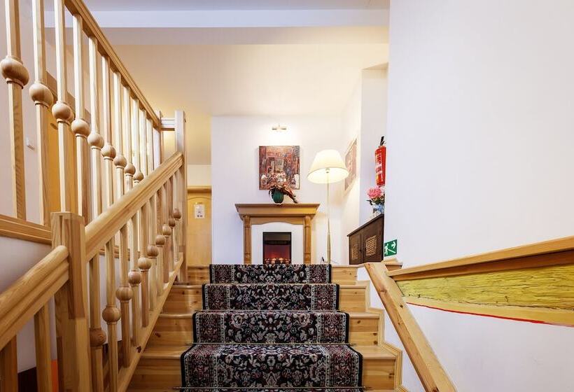 فندق Maltezský Kříž