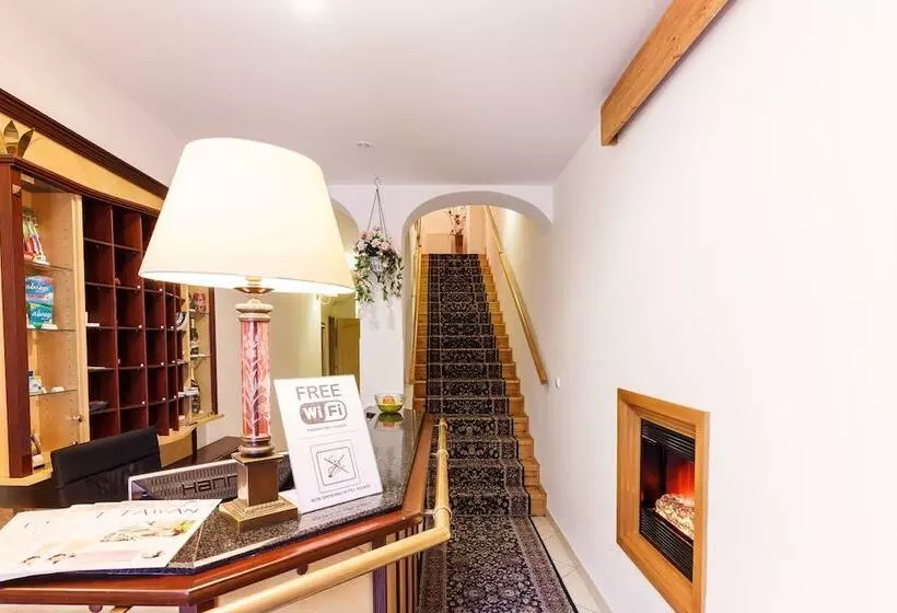 ホテル Maltezský Kříž